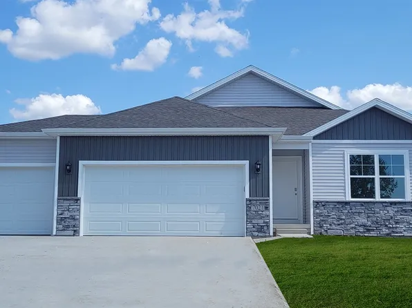 7021 Artesa Bell Dr SW, Cedar Rapids, IA 52404