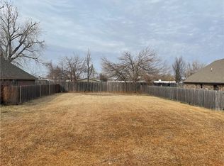 11813 SW 17th St, Yukon, OK 73099