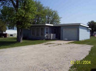 105 S 3rd St, Ridge Farm, IL 61870