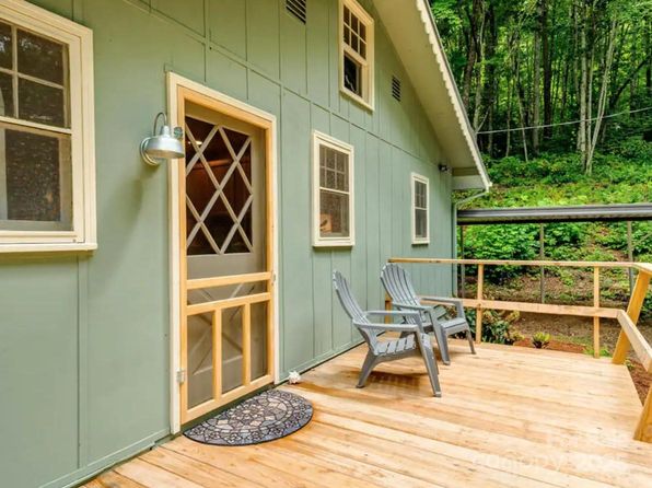 275 Barrett Rd, Balsam, NC 28707