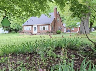 2006 Old Miller Rd, Huntington, WV 25701
