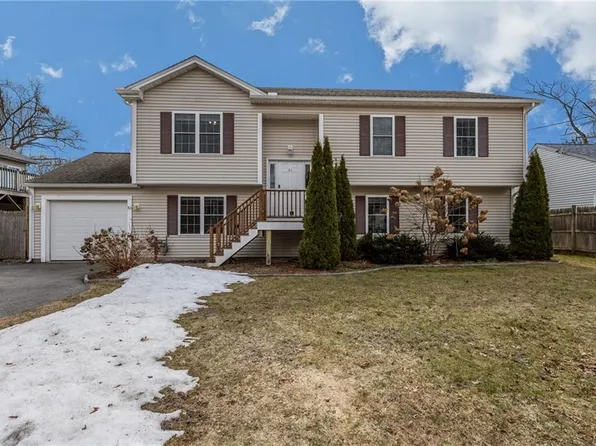 86 Bethel St, Warwick, RI 02889