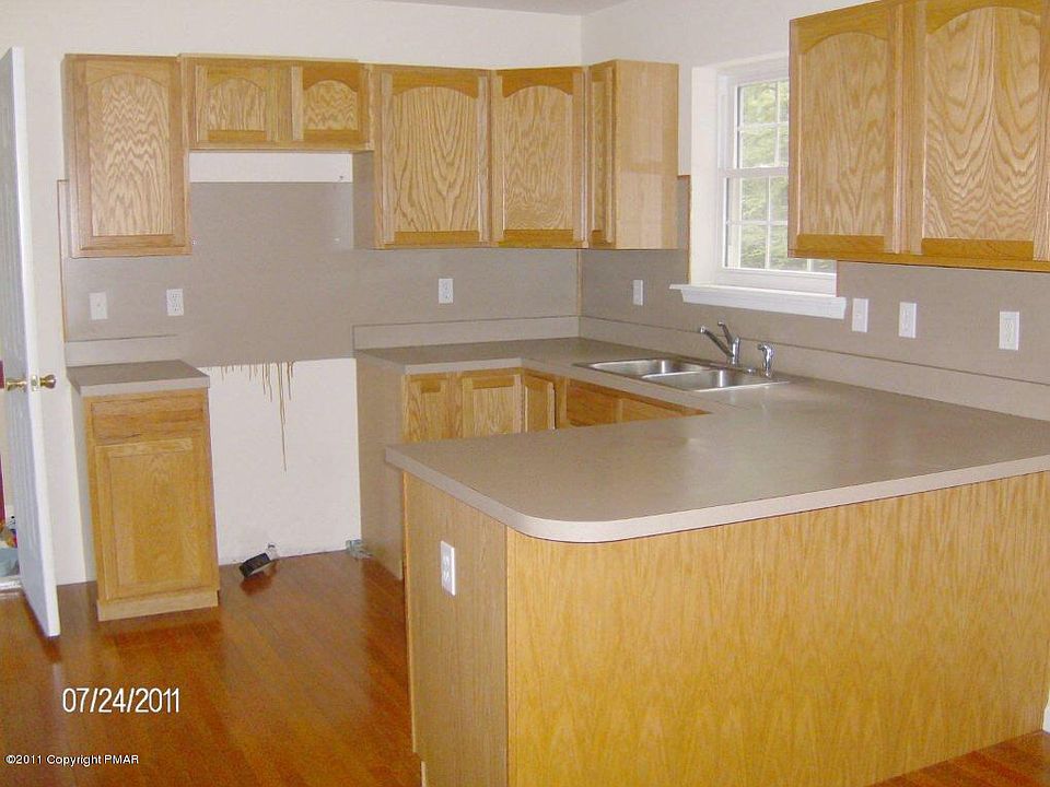 2nd image of 378 Saunders Dr