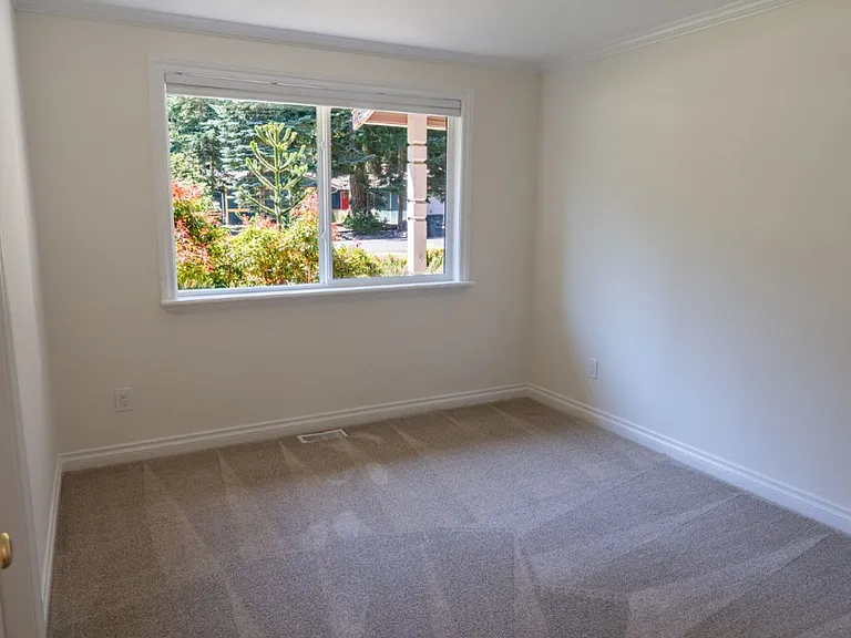 25218 SE 31st Pl — Photo 15