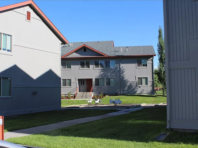 Cedar Creek 2 Apartments — Photo 1