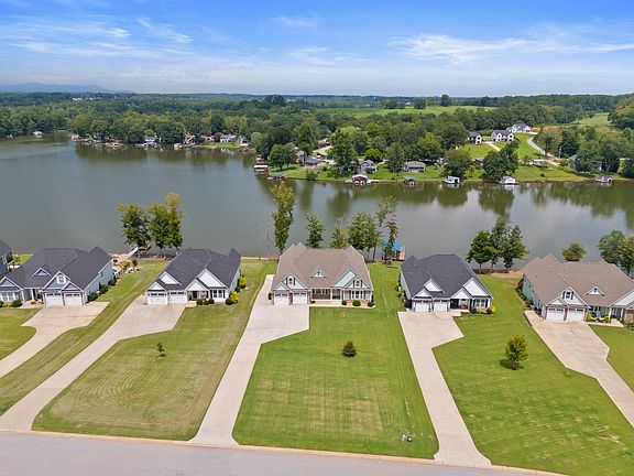 3rd image of 222 Lake Lyman Hts