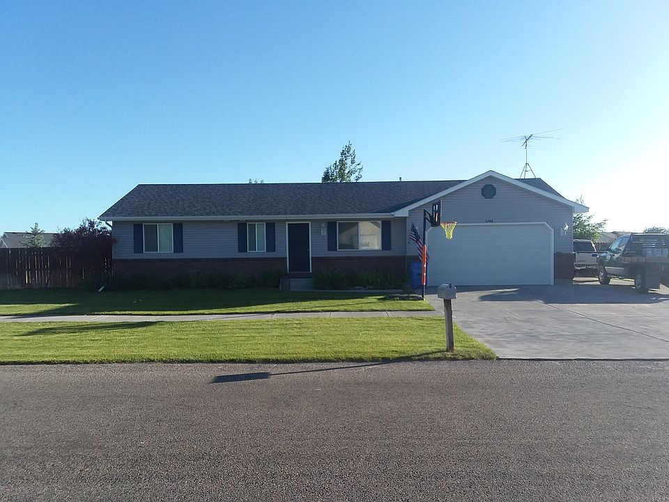 1st image of 3348 E Woodside Dr
