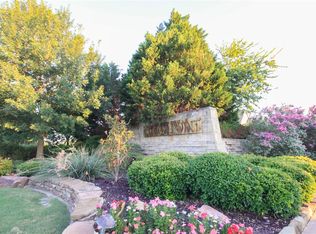 217 Falcon Point Dr, Heath, TX 75032