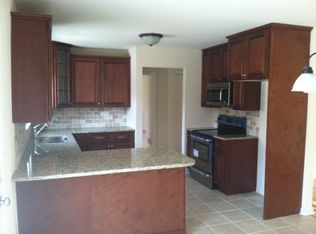 9 Fox Hollow Rd, Pottsville, PA 17901