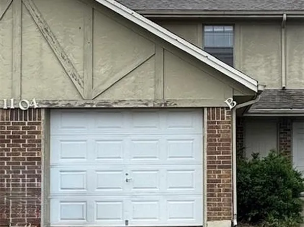 1104 Pine Ct APT B, Warrensburg, MO 64093