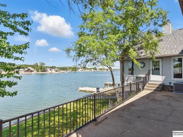 2618 Platte River Dr, Bellevue, NE 68123