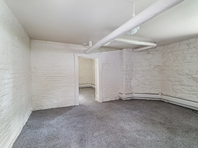 1000 Center Ave #14 — Photo 8