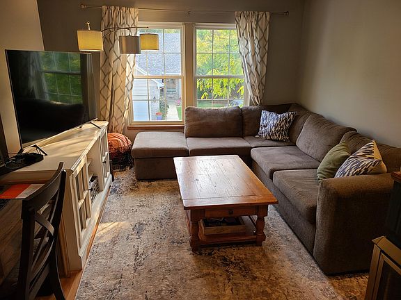 5th image of 10649 Sherman Dr