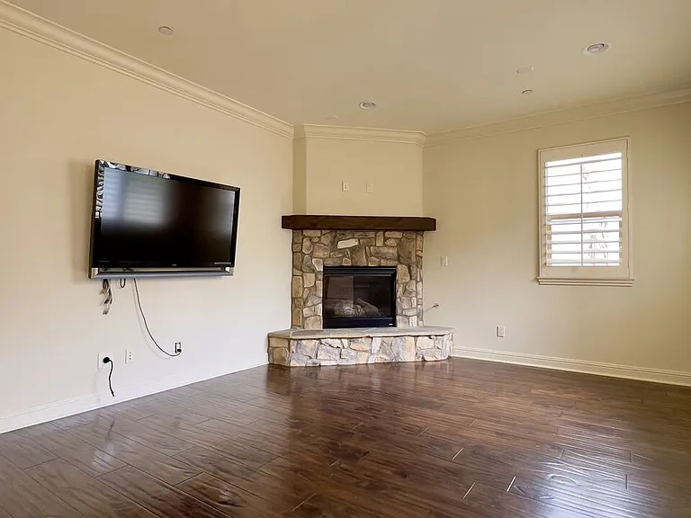 1011 Green Ln — Photo 12