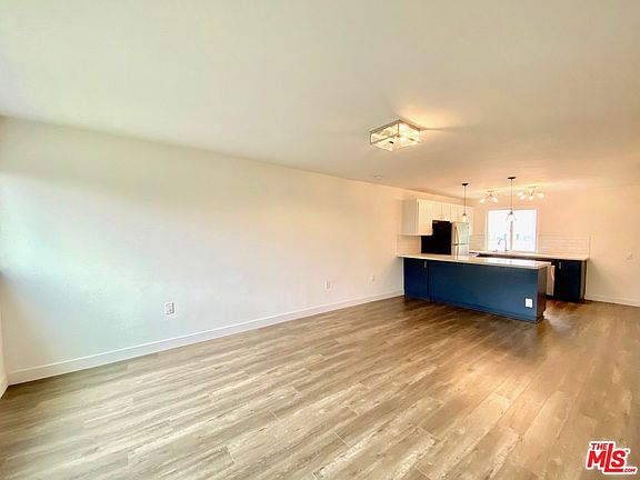2nd image of 2975 Waverly Dr #11
