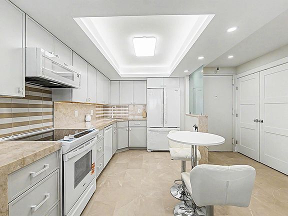 4th image of 5200 Boardwalk APT 12F