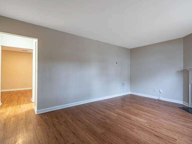 114 Bentley Pkwy #B — Photo 4