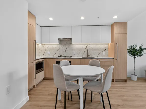 2135 Springer Ave, Burnaby, BC