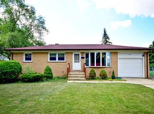 1605 W Palm Dr, Mount Prospect, IL 60056