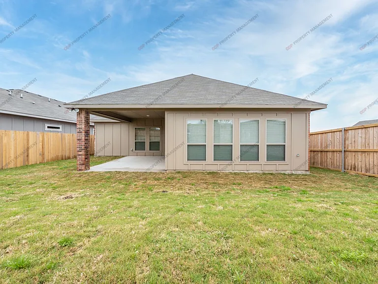 742 Friar Tuck Dr — Photo 25