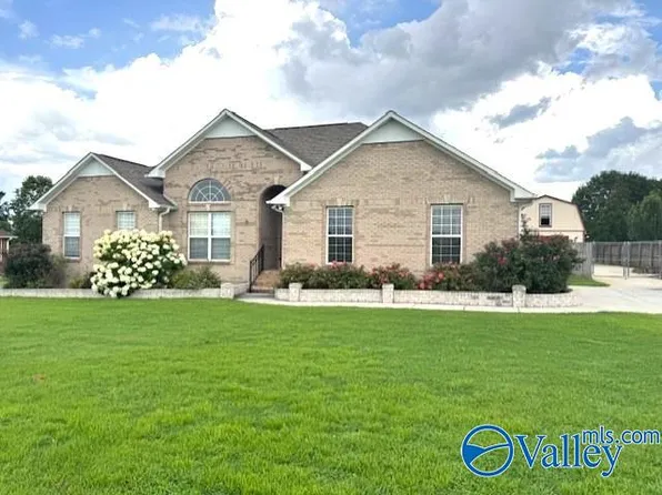 17134 Glaze Rd, Athens, AL 35611