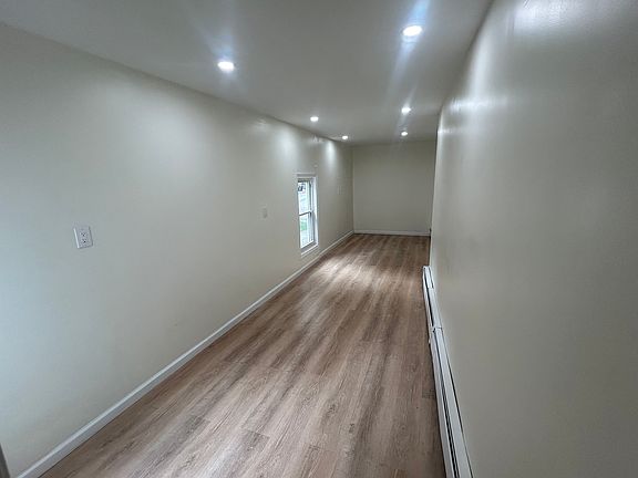 4th image of 266 Wyoming Ave