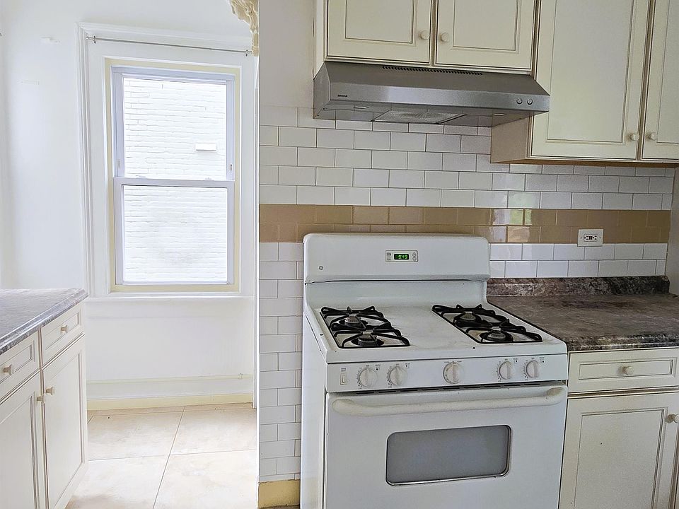 2nd image of 7 Lafayette Pl