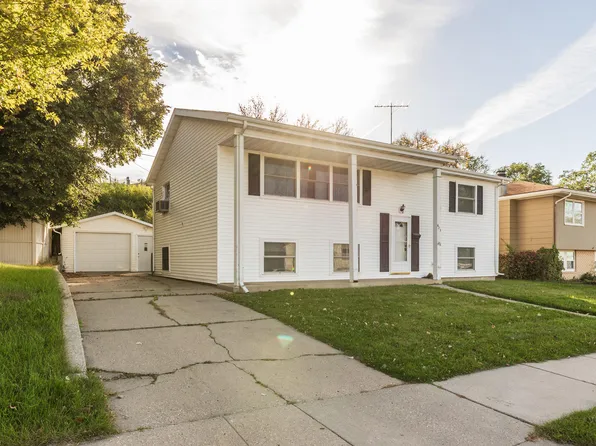 823 N 27th St, Bismarck, ND 58501