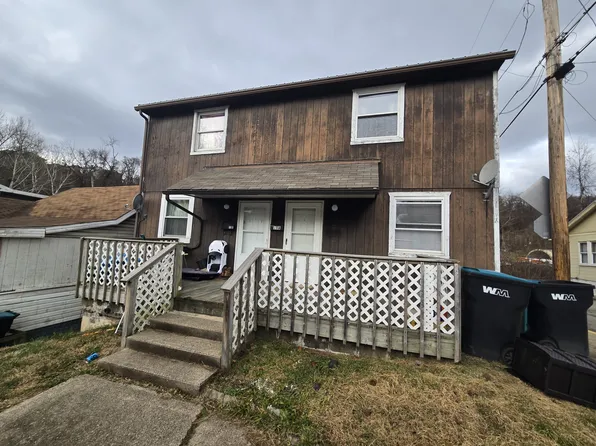 19 E 10th Ave #A, Tarentum, PA 15084