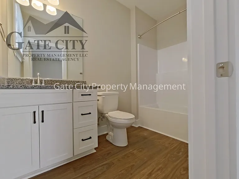 38 E 4th St — Photo 15
