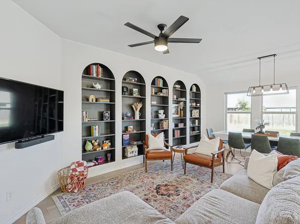 4108 Harvest Glen Dr, Denton, TX 76208