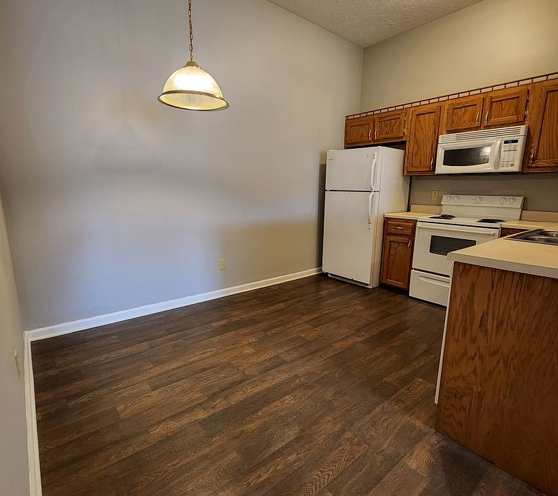 2nd image of 241 McDaniel Ave #22