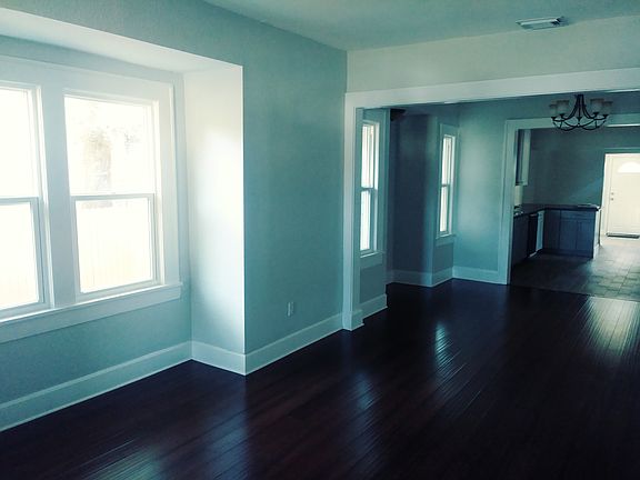 2nd image of 1002 15th Ave S