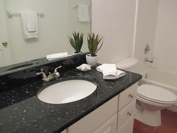 Beautiful Granite Countertop in 2nd Bathroom!