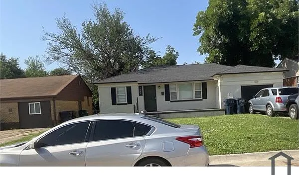 3 bed, 1000 sqft, $1,450 — Photo 3