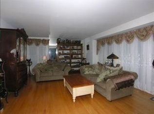 12815 S Shawnee Rd, Palos Heights, IL 60463