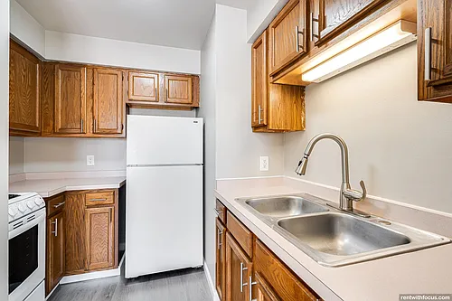 1300 Washington Ave. Photo 1