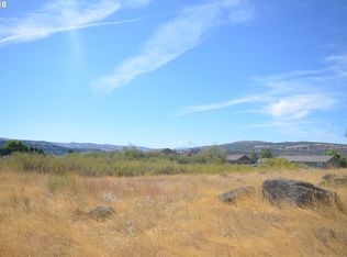 216 D St, Dallesport, WA 98617