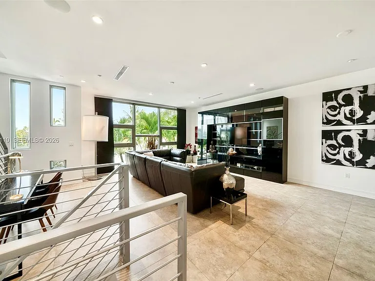 3406 SE 6th St #3406 — Photo 9