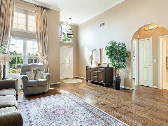 3rd image of 2290 Summer Ridge Dr