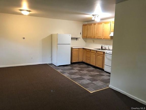 3rd image of 49 Congers Rd APT 7