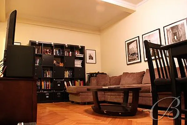 Rented by Bellmarc Realty | media 16