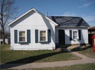 305 W 3rd St, Vinton, IA 52349