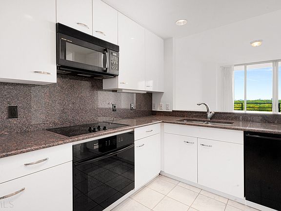 5th image of 700 Park Regency Pl NE APT 2106