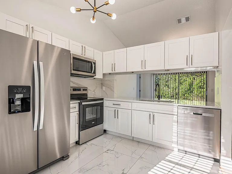 2861 Detached Cir SE — Photo 4