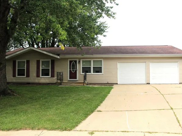 11 Bradley Ct, Clinton, IL 61727