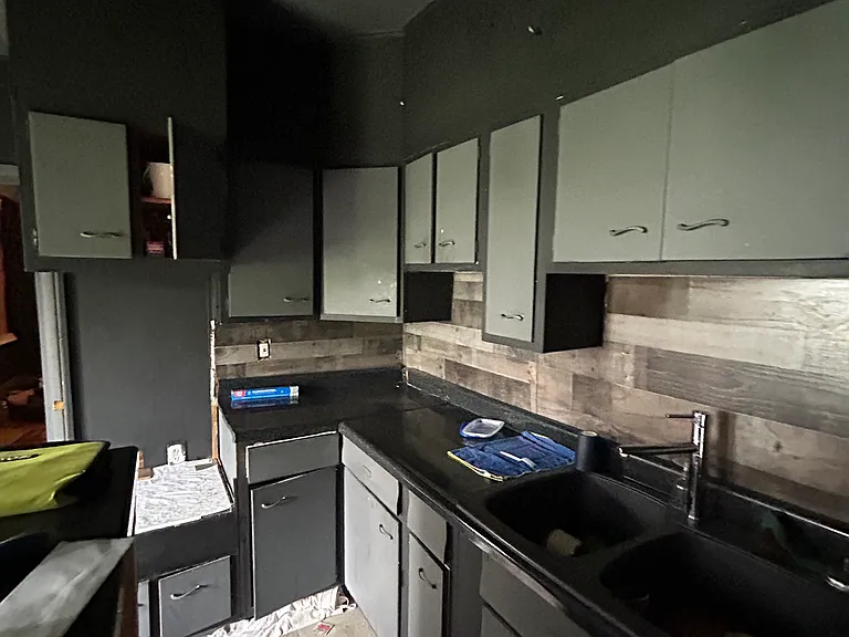 943 Elias Ave — Photo 10