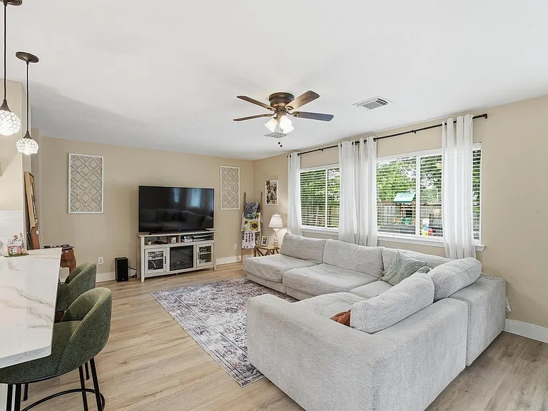 17207 Morning Star Ave — Photo 8