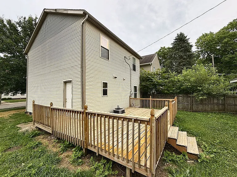 523 W Mulberry St — Photo 16