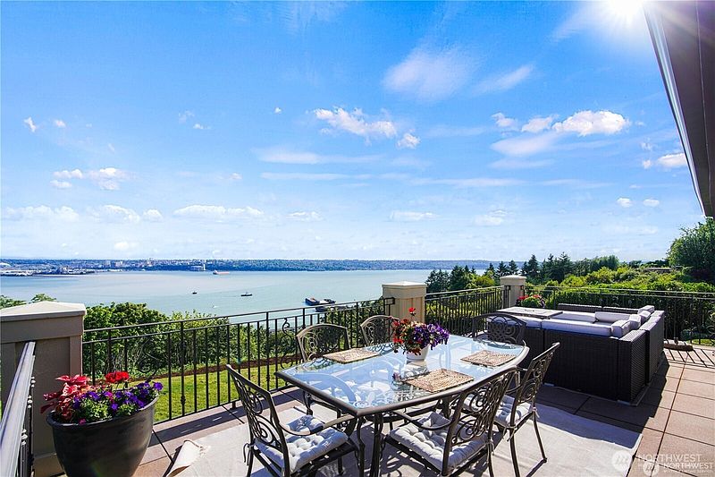 4th image of 4702 Browns Point Boulevard NE